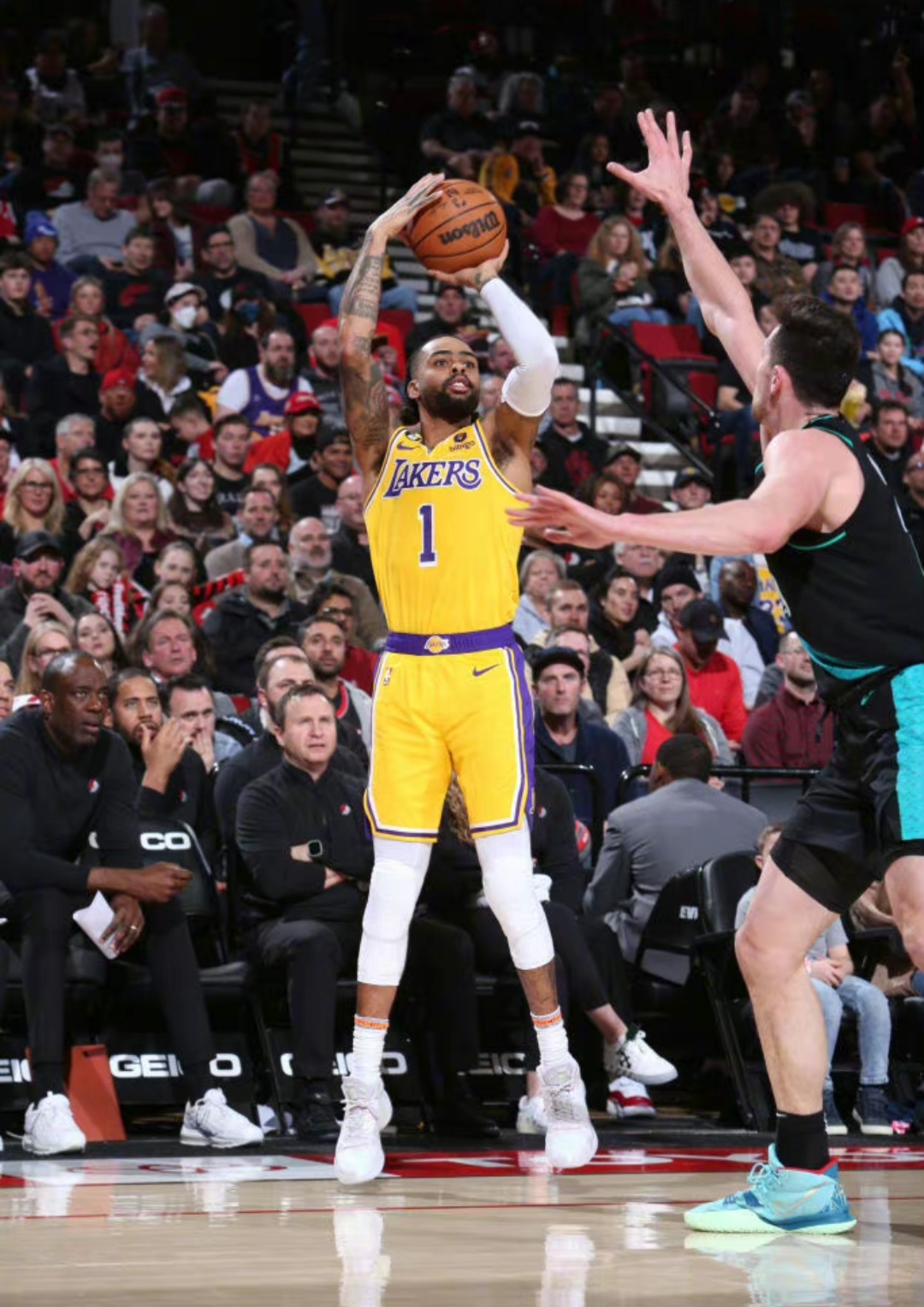 九游体育在线登录-开拓者胜猛龙，利拉德狂砍四十分率领球队胜出