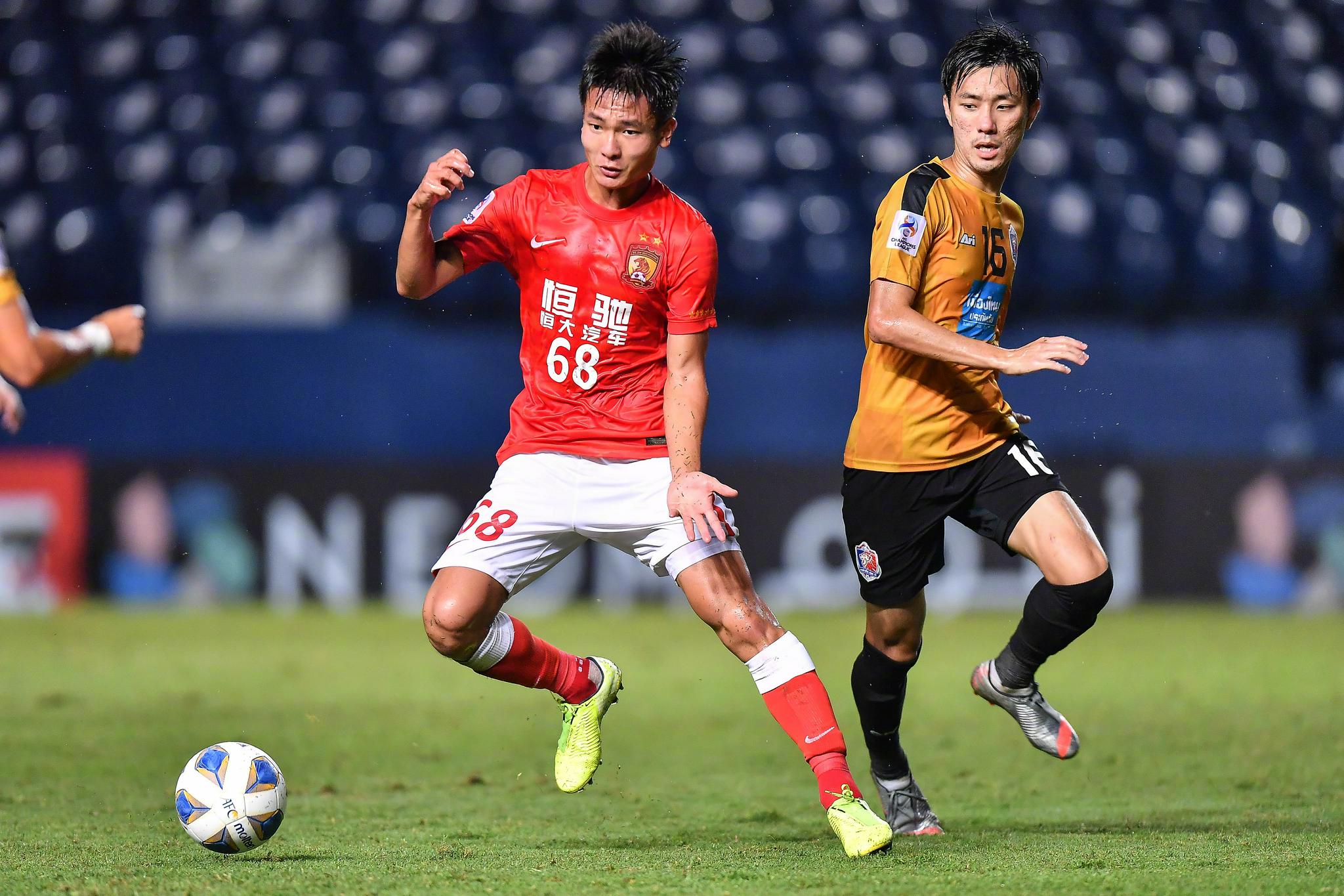 九游体育直播-关于扬起旗帜，新疆天山雄鹰队勇拼亚冠荣耀的信息