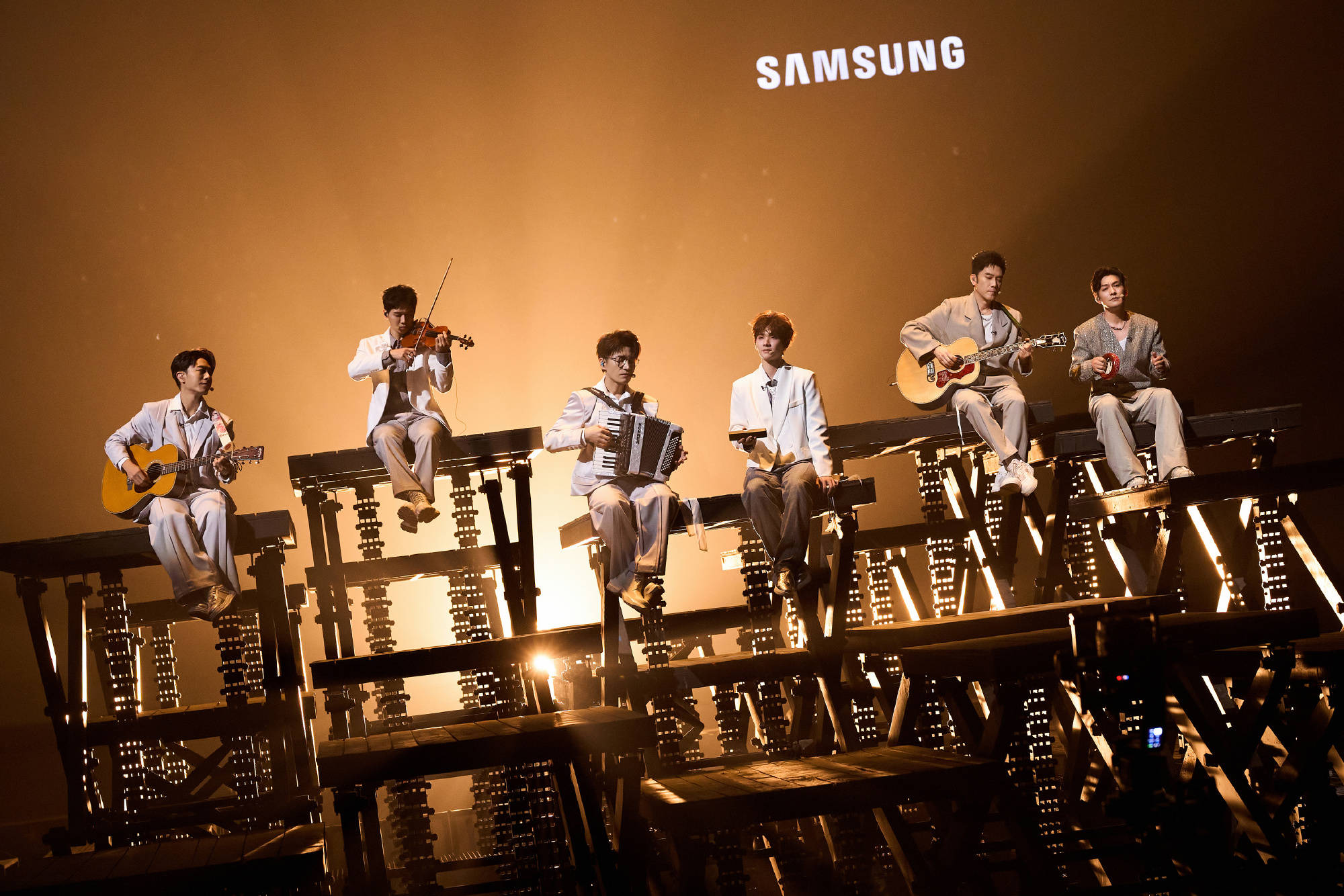 九游体育官方登录入口-包含越级对决成为万众瞩目焦点，球队披荆斩棘前进的词条