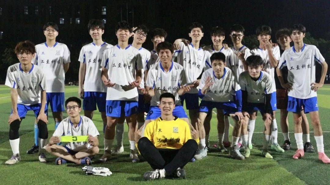 九游体育官网入口-足球明星球员风采依旧，国内联赛一触即发的简单介绍