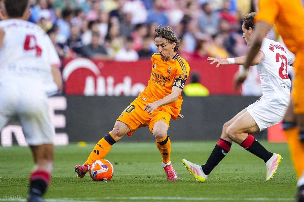 九游体育地址-关于皇马在客场大获全胜，积分领先优势扩大的信息