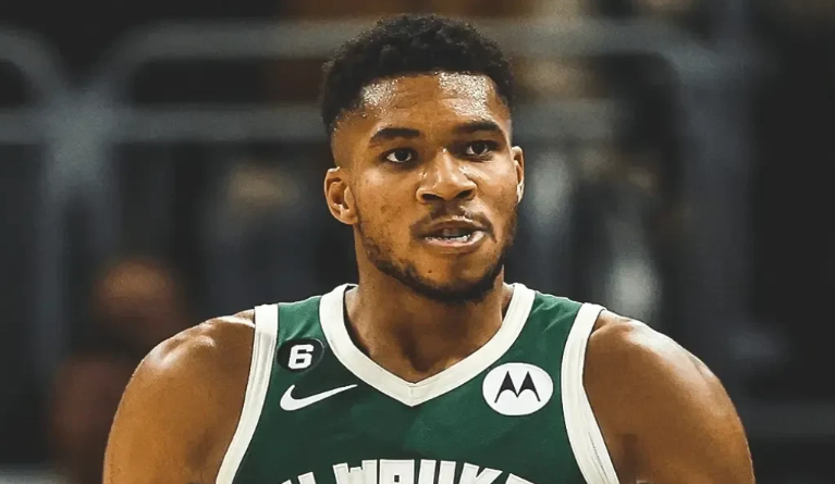 九游体育网站-雄鹿队主帅点名球员进攻火力不足