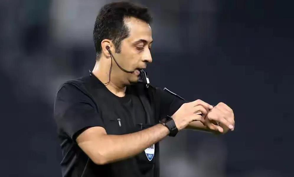 九游体育网页版登录入口-裁判员的判罚引发争议，现场气氛紧张的简单介绍