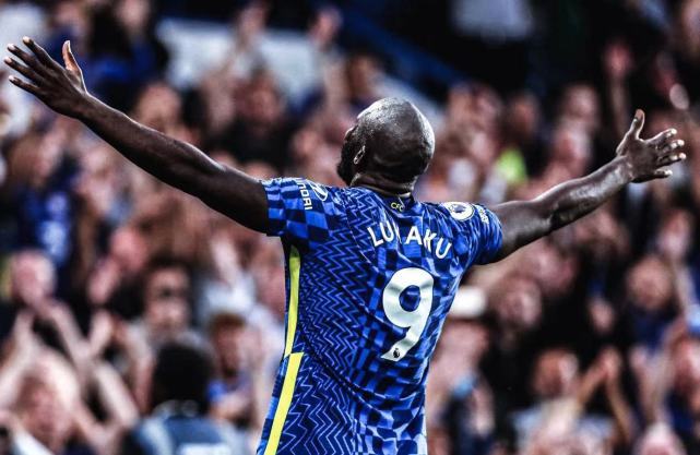 智利神锋梅开二度，帮助球队夺冠