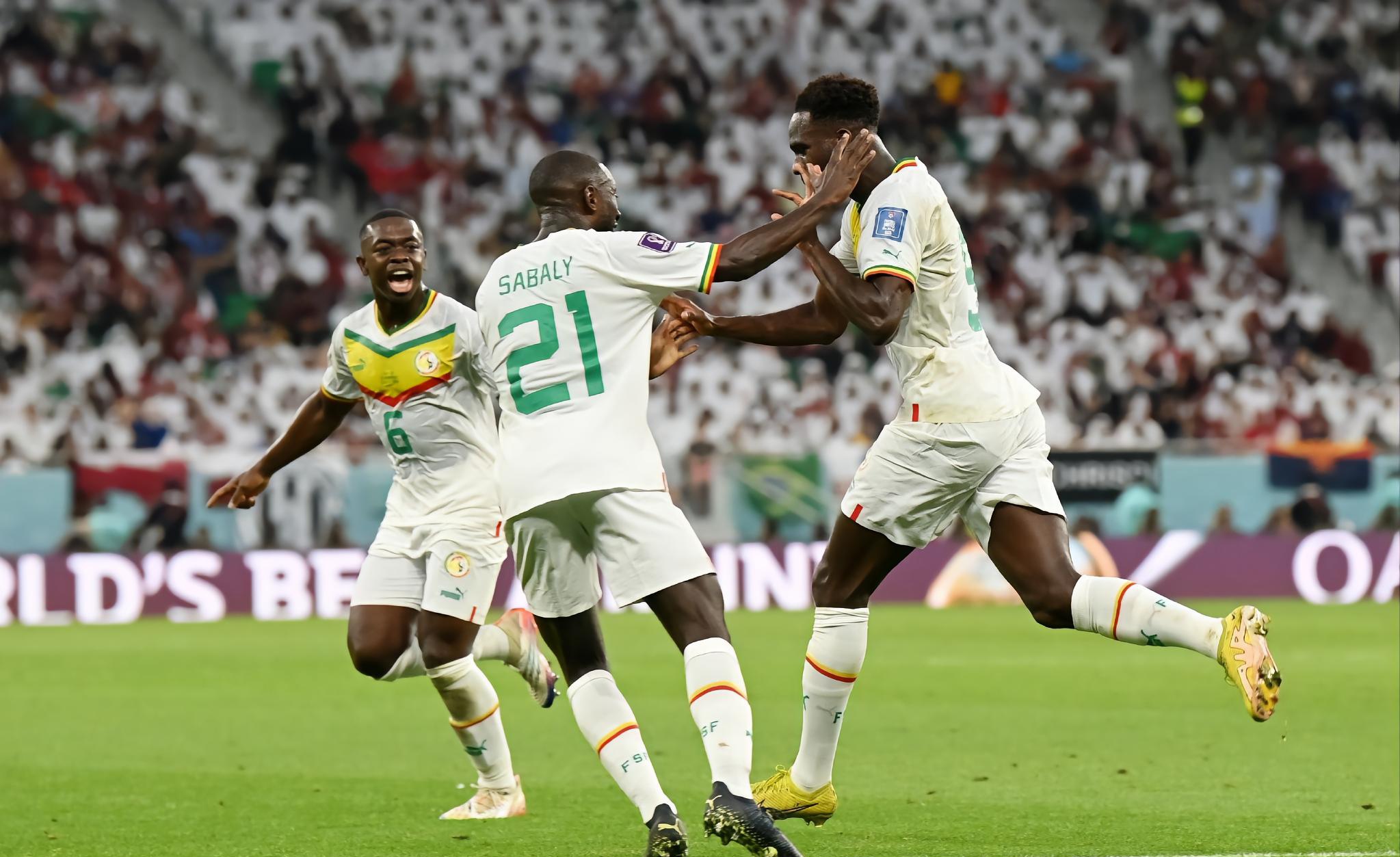 九游体育在线登录-包含后卫铁血护城，助球队收获胜利！的词条