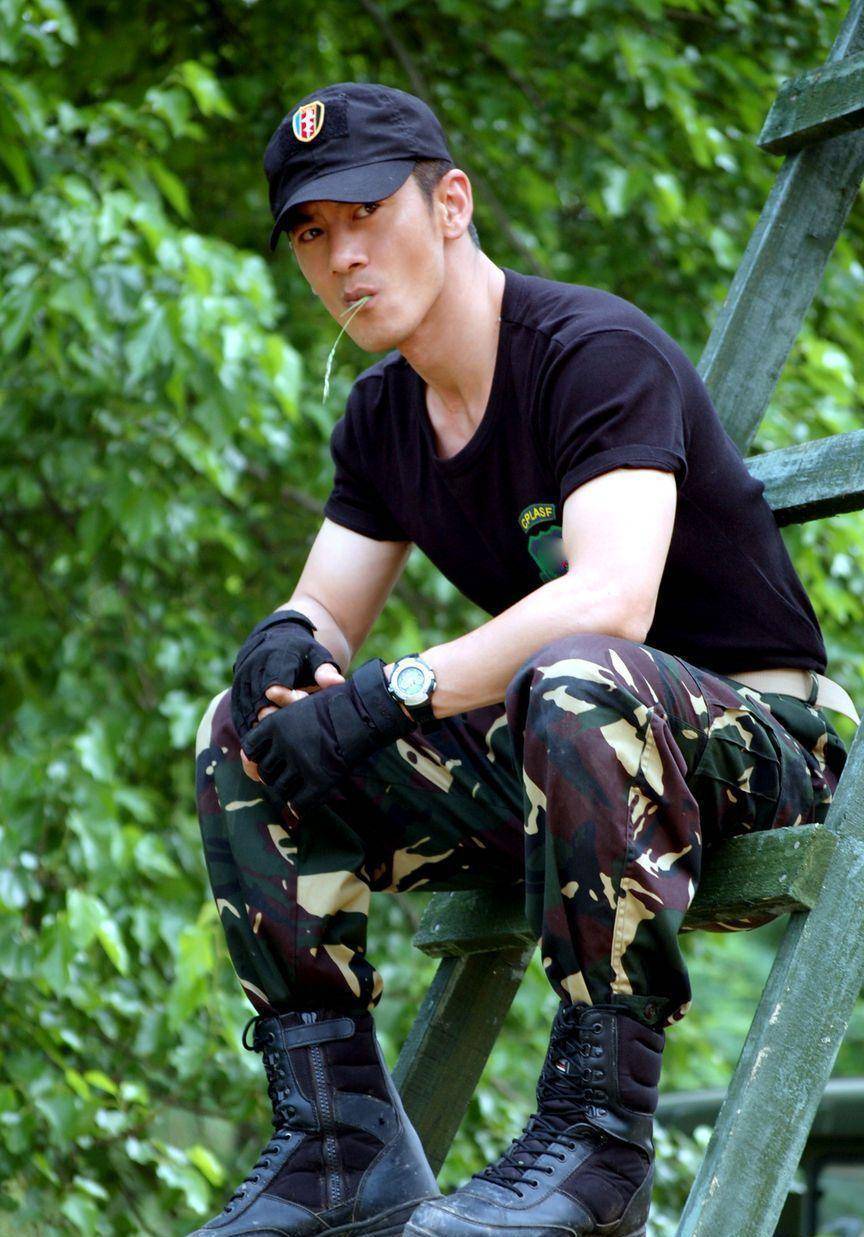 九游体育官方入口-利万特主教练外貌帅气，球队风采高涨的简单介绍