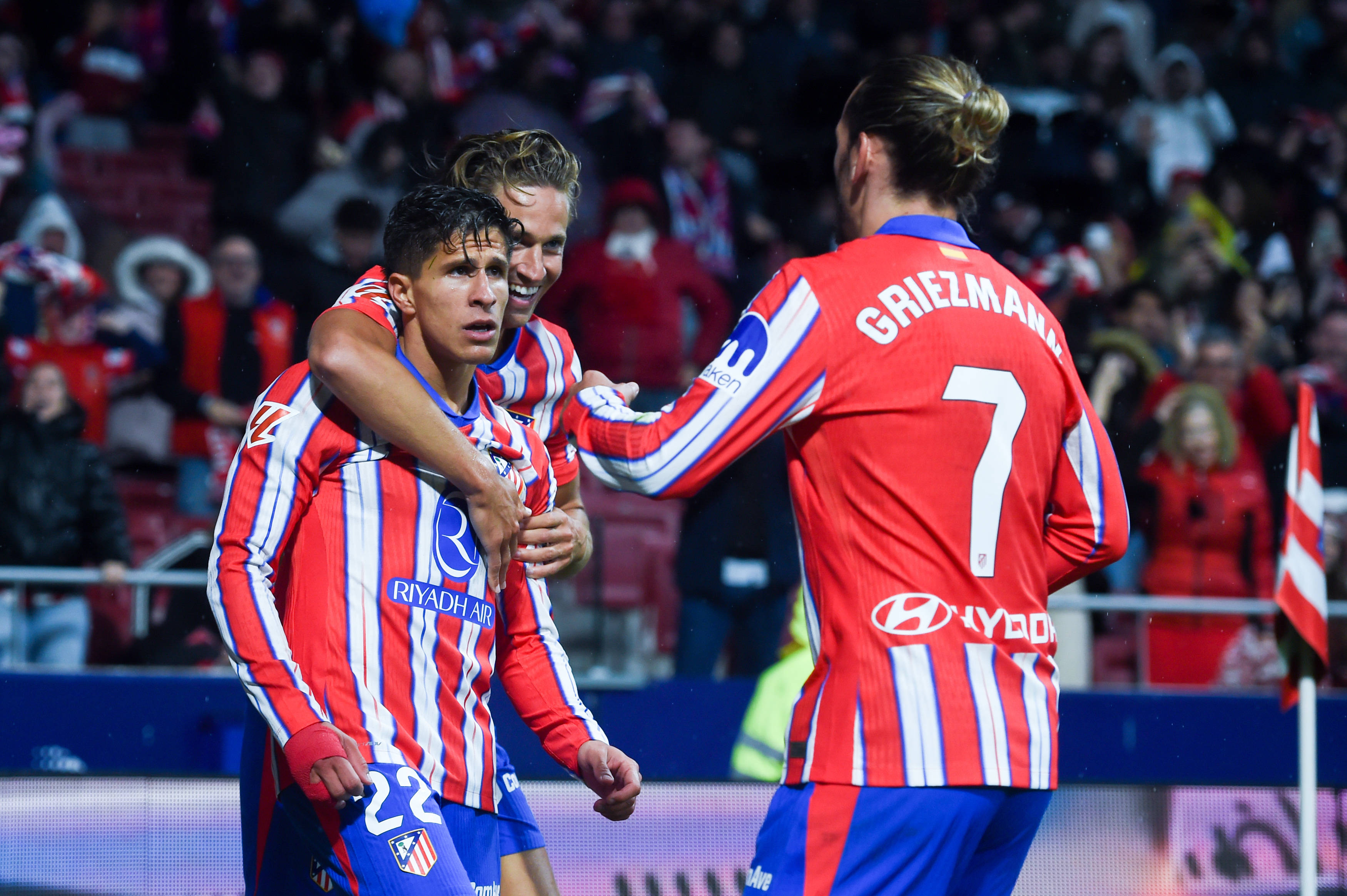 塞维利亚大破巴拉多利德，赫塔菲阻击皇马的简单介绍