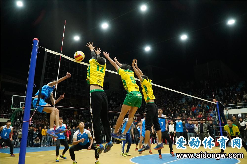 海南队在球场上展现出扎实的技术