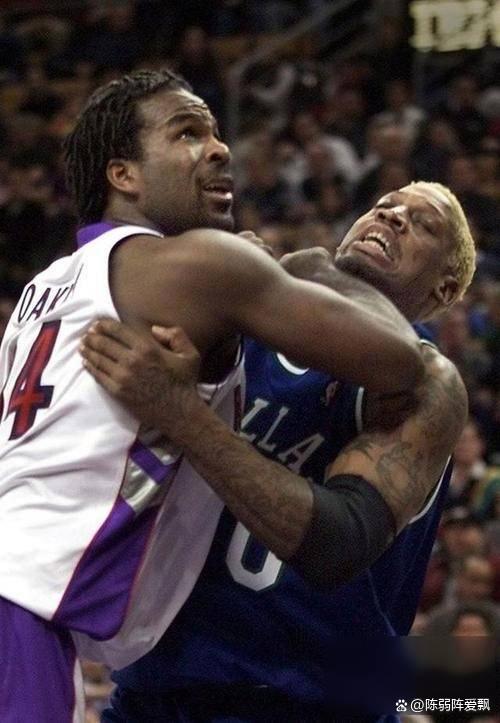 包含精英球员实力搏击，篮球赛事令人沉迷为之的词条