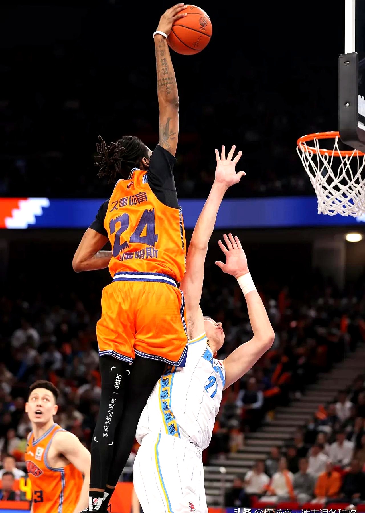 关于瞬息万变的比赛：球队意外失利，需总结经验寻找突破的信息